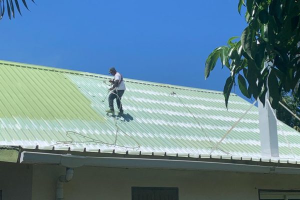 rénovation toiture nettoyage traitement de la rouille étanchéité Peinture thermique et Régulatrice de chaleur-6
